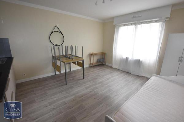 Appartement à louer 1 pièce 23.99m² Cholet (49300)