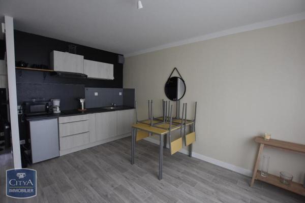 Appartement à louer 1 pièce 23.99m² Cholet (49300)