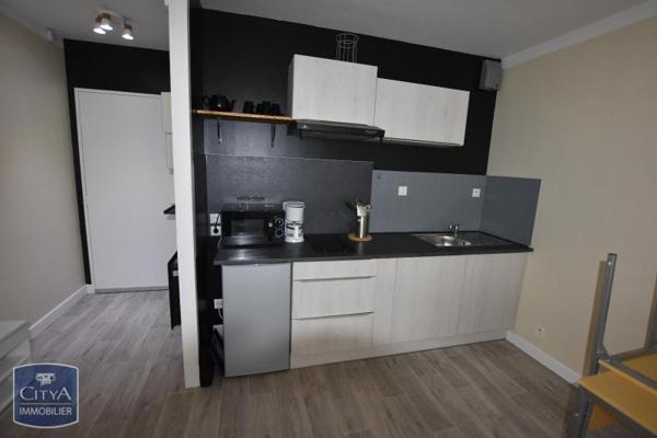 Appartement à louer 1 pièce 23.99m² Cholet (49300)
