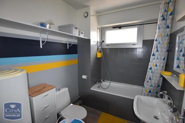 Appartement à louer 1 pièce 23.99m² Cholet (49300)
