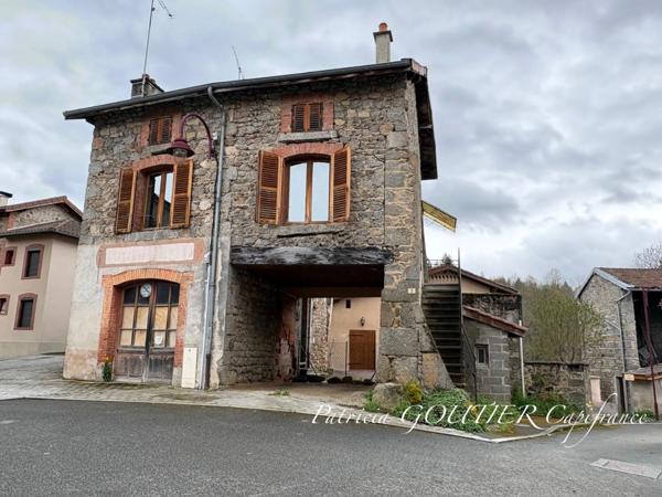 Proche de NOIRETABLE à vendre APPARTEMENT de 68 M2 avec petit terrain non attenant