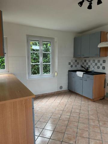 27300  Maison Normande 5 pièces + double garage  170 000 Euros