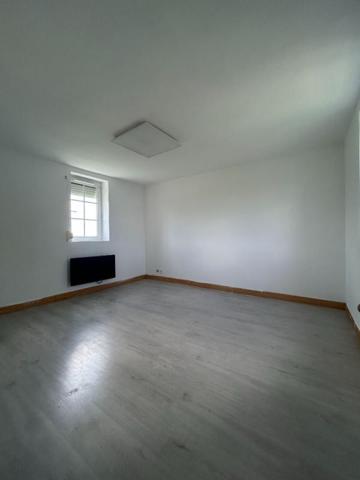 27300  Maison Normande 5 pièces + double garage  170 000 Euros