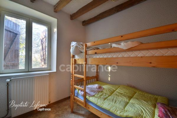 À 2 minutes de Baugé, découvrez cette longère de 150 m² pleine de caractère et de potentiel !