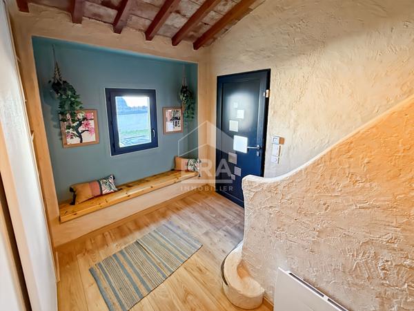 LES PENNES MIRABEAU - Maison T6 R+1 sur une parcelle de 1048m2 avec piscine et garage