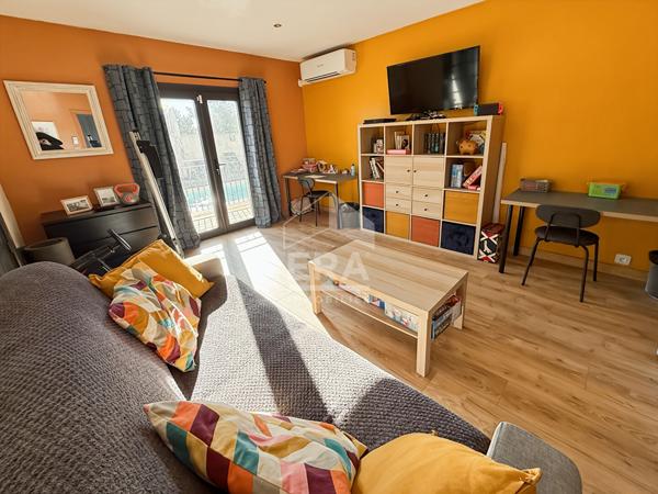 LES PENNES MIRABEAU - Maison T6 R+1 sur une parcelle de 1048m2 avec piscine et garage