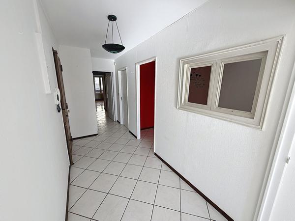 Loue Attignat centre maison récente T4 avec garage et jardin privatif