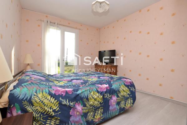 Maison de Plain-Pied, 97 m², 3 Chambres, Garage, Grand Jardin