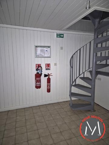 LOCATION LOCAL COMMERCIAL 94m2 - 69003 - Place Guichard