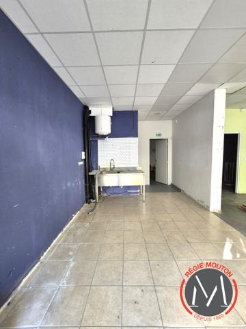 LOCATION LOCAL COMMERCIAL 94m2 - 69003 - Place Guichard