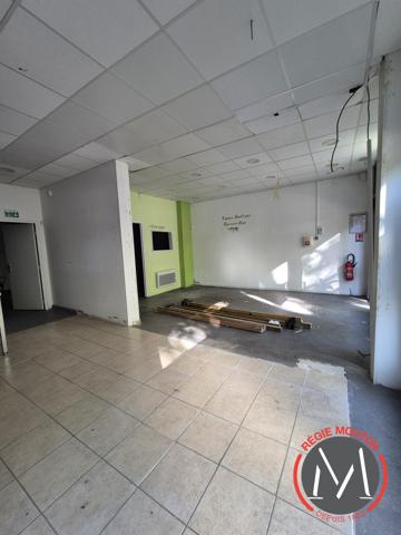 LOCATION LOCAL COMMERCIAL 94m2 - 69003 - Place Guichard