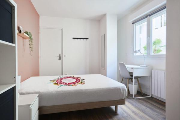 A LOUER : T1 à Lille • • 700 € CC • Réf. 1501-1