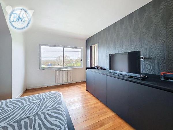 À l'entrée du Cabellou, dans un secteur particulièrement recherché, venez découvrir cette maiso...