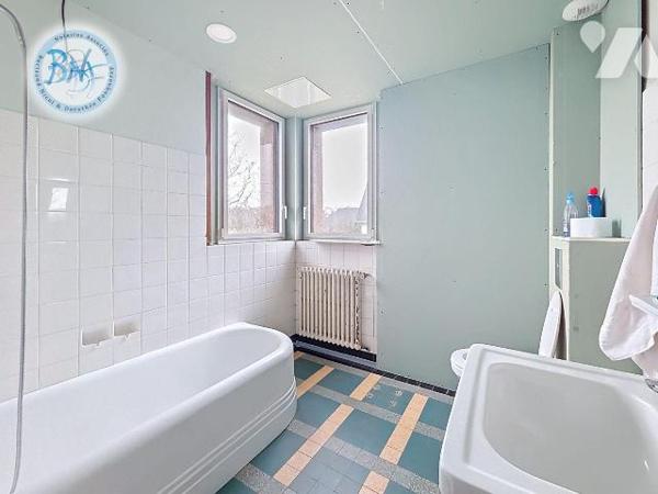 À l'entrée du Cabellou, dans un secteur particulièrement recherché, venez découvrir cette maiso...