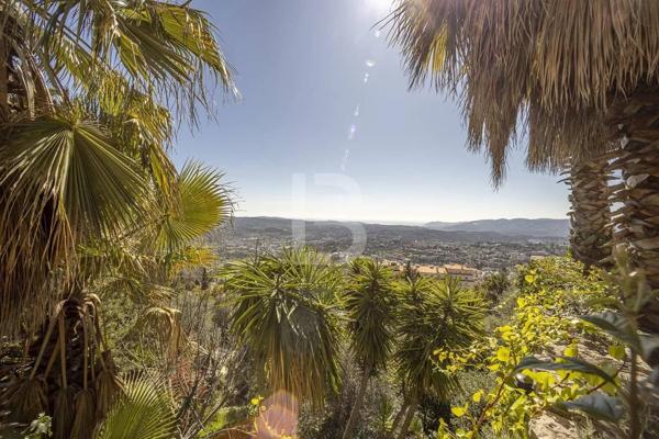 EXCLUSIVITE - Maison d’artiste Art-Déco florentin à Grasse – Quartier Rothschild