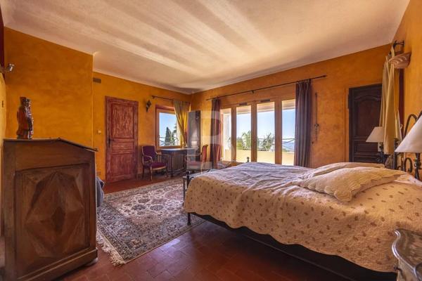 EXCLUSIVITE - Maison d’artiste Art-Déco florentin à Grasse – Quartier Rothschild