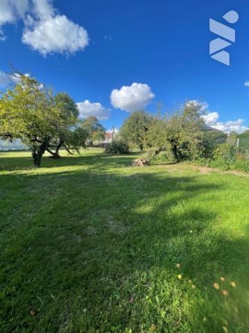 Un terrain à bâtir, situé sur la commune de SERAUCOURT-LE-GRAND (02790).