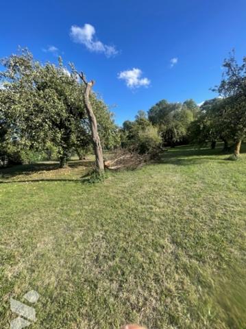 Un terrain à bâtir, situé sur la commune de SERAUCOURT-LE-GRAND (02790).