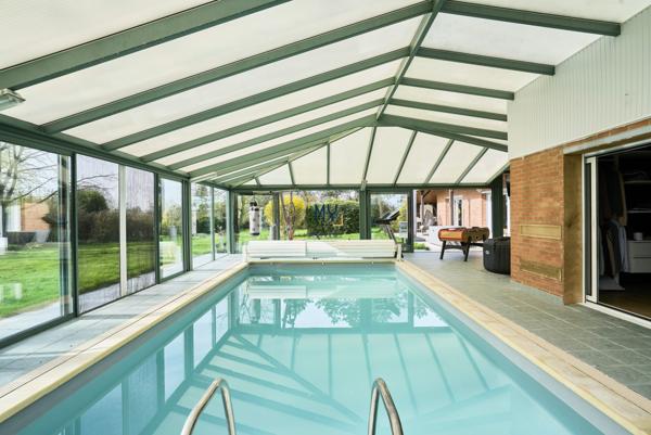 MAGNIFIQUE PLAIN-PIED AVEC PISCINE - CAMPAGNE DE RONCQ