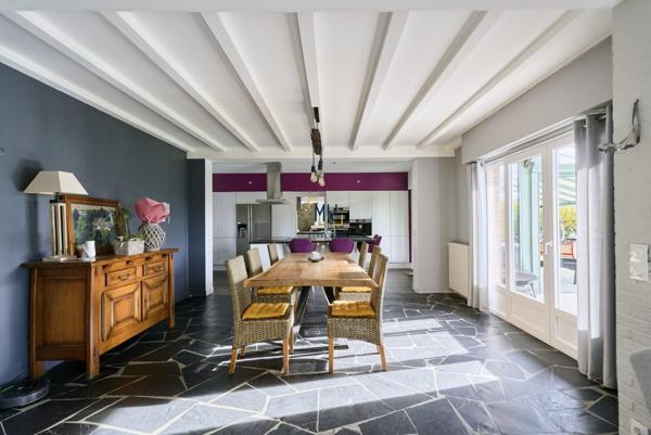 MAGNIFIQUE PLAIN-PIED AVEC PISCINE - CAMPAGNE DE RONCQ