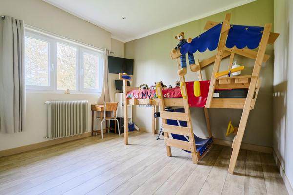 MAGNIFIQUE PLAIN-PIED AVEC PISCINE - CAMPAGNE DE RONCQ