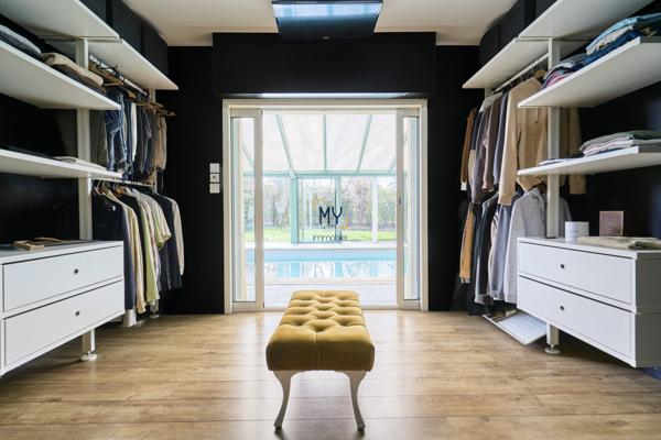 MAGNIFIQUE PLAIN-PIED AVEC PISCINE - CAMPAGNE DE RONCQ