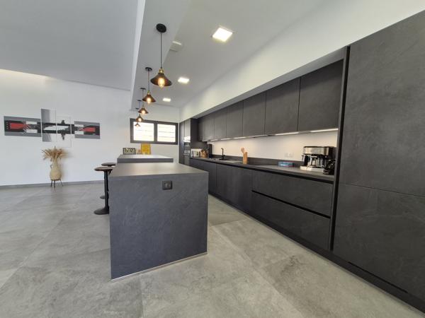 villa contemporaine de prestige plain pied en 4 faces
