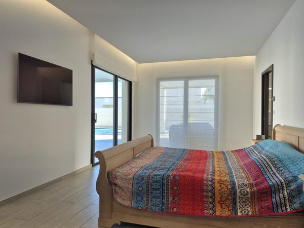 villa contemporaine de prestige plain pied en 4 faces