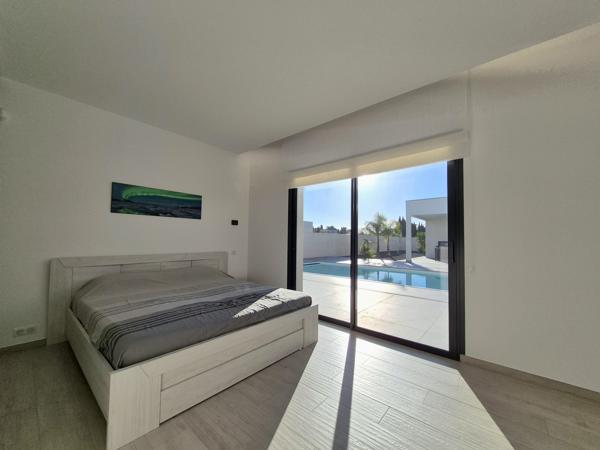 villa contemporaine de prestige plain pied en 4 faces