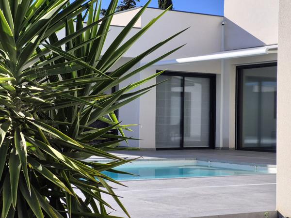 villa contemporaine de prestige plain pied en 4 faces