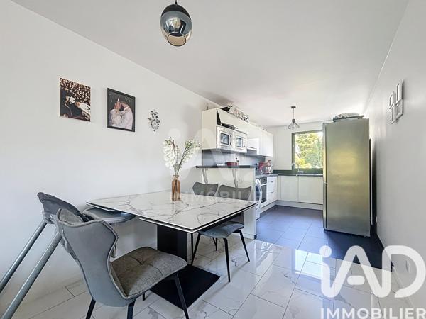 Location appartement 3 pièces 61 m² Fontenay-sous-Bois