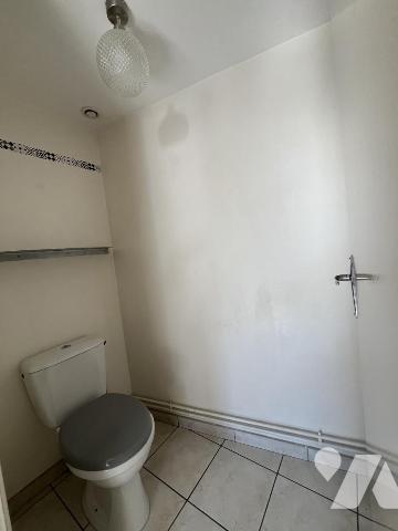 Maison en pierres réhabilitée en 2000 EVRON