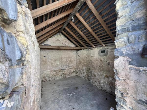 Maison en pierres réhabilitée en 2000 EVRON