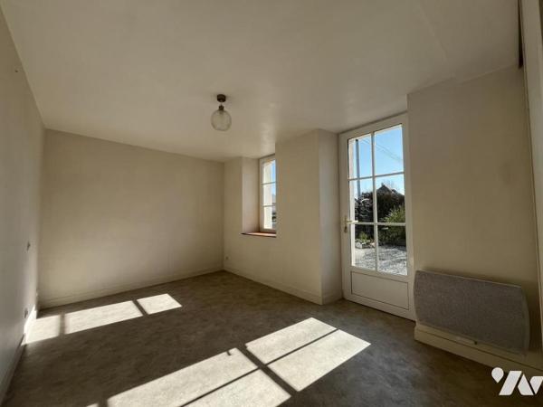 Maison en pierres réhabilitée en 2000 EVRON