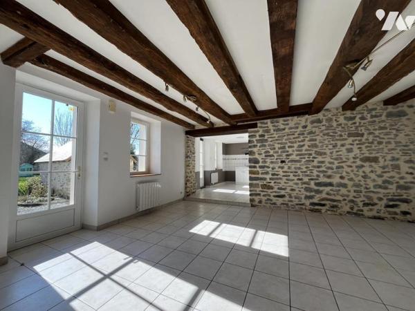 Maison en pierres réhabilitée en 2000 EVRON