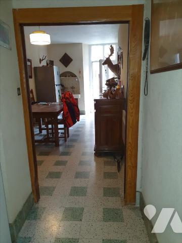 A VENDRE A MONTHELON - MAISON DE VILLAGE avec Cour - Garage - jardin et  Dépendances