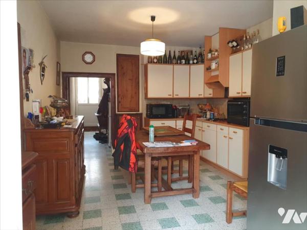 A VENDRE A MONTHELON - MAISON DE VILLAGE avec Cour - Garage - jardin et  Dépendances