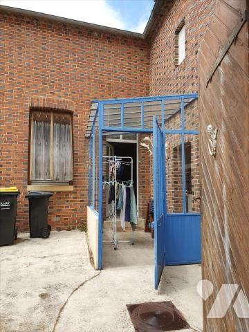 A VENDRE A MONTHELON - MAISON DE VILLAGE avec Cour - Garage - jardin et  Dépendances