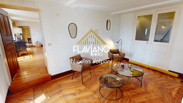 Deux Maisons 453 m2 Jausiers (04850)