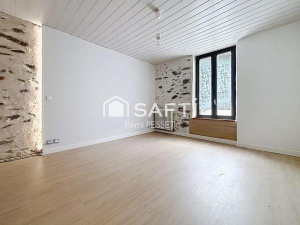 A vendre belle maison de Maître économique avec garage spacieux