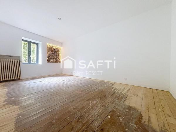 A vendre belle maison de Maître économique avec garage spacieux