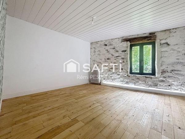 A vendre belle maison de Maître économique avec garage spacieux