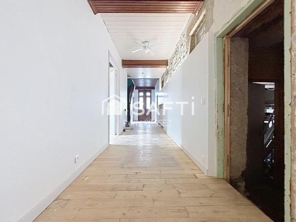 A vendre belle maison de Maître économique avec garage spacieux
