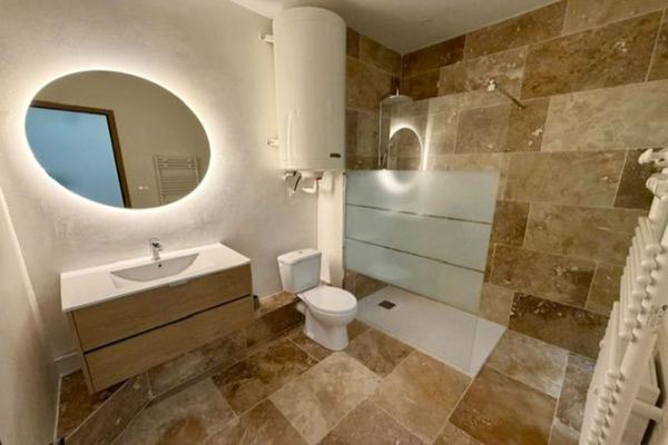 Gardanne centre ville - Appartement 2 pièces d'une surface de 93 m2-