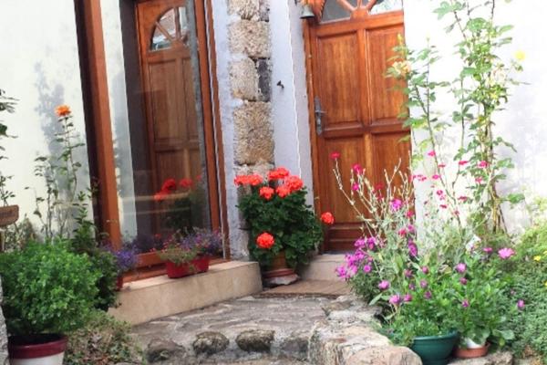 07660 LESPERON - MAISON DE VILLAGE DE 5 PIECES - CALME - GARAGE