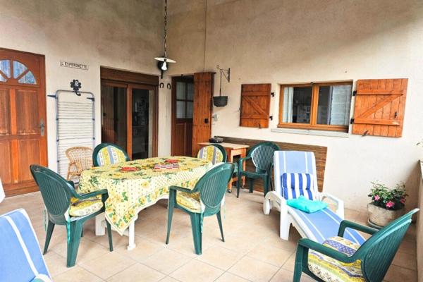 07660 LESPERON - MAISON DE VILLAGE DE 5 PIECES - CALME - GARAGE