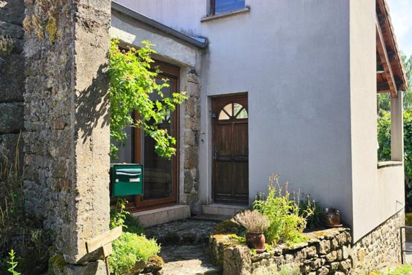 07660 LESPERON - MAISON DE VILLAGE DE 5 PIECES - CALME - GARAGE