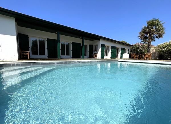BIDART - Villa de plain-pied avec piscine, Bidart 64210