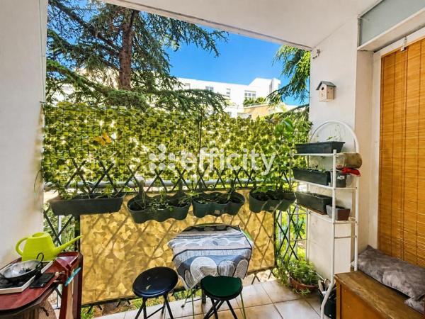 Appartement
         4 pièces
        - 86 m² 289 000 € *