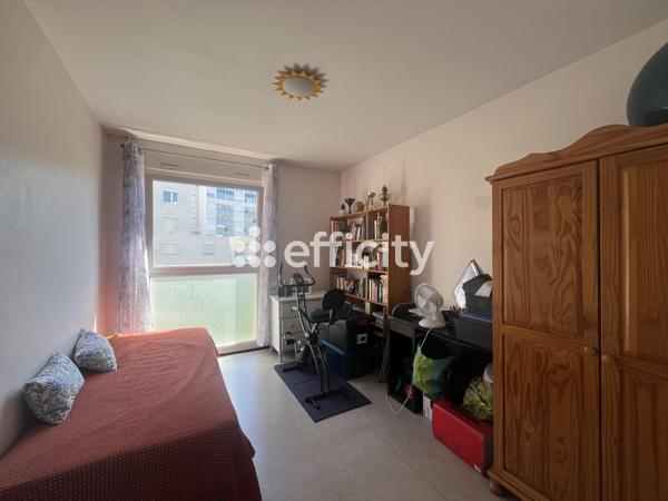 Appartement
         4 pièces
        - 86 m² 289 000 € *